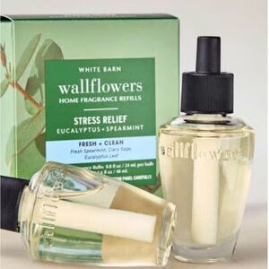 White Barn Bath and Body Works Wallflower 1 refill - Eucalyptus + Spearmint
